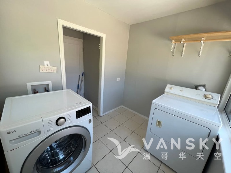 260705092126_upstairs washer-dryer.jpg